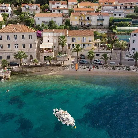 Naplovac 54 * Blato (Korcula)